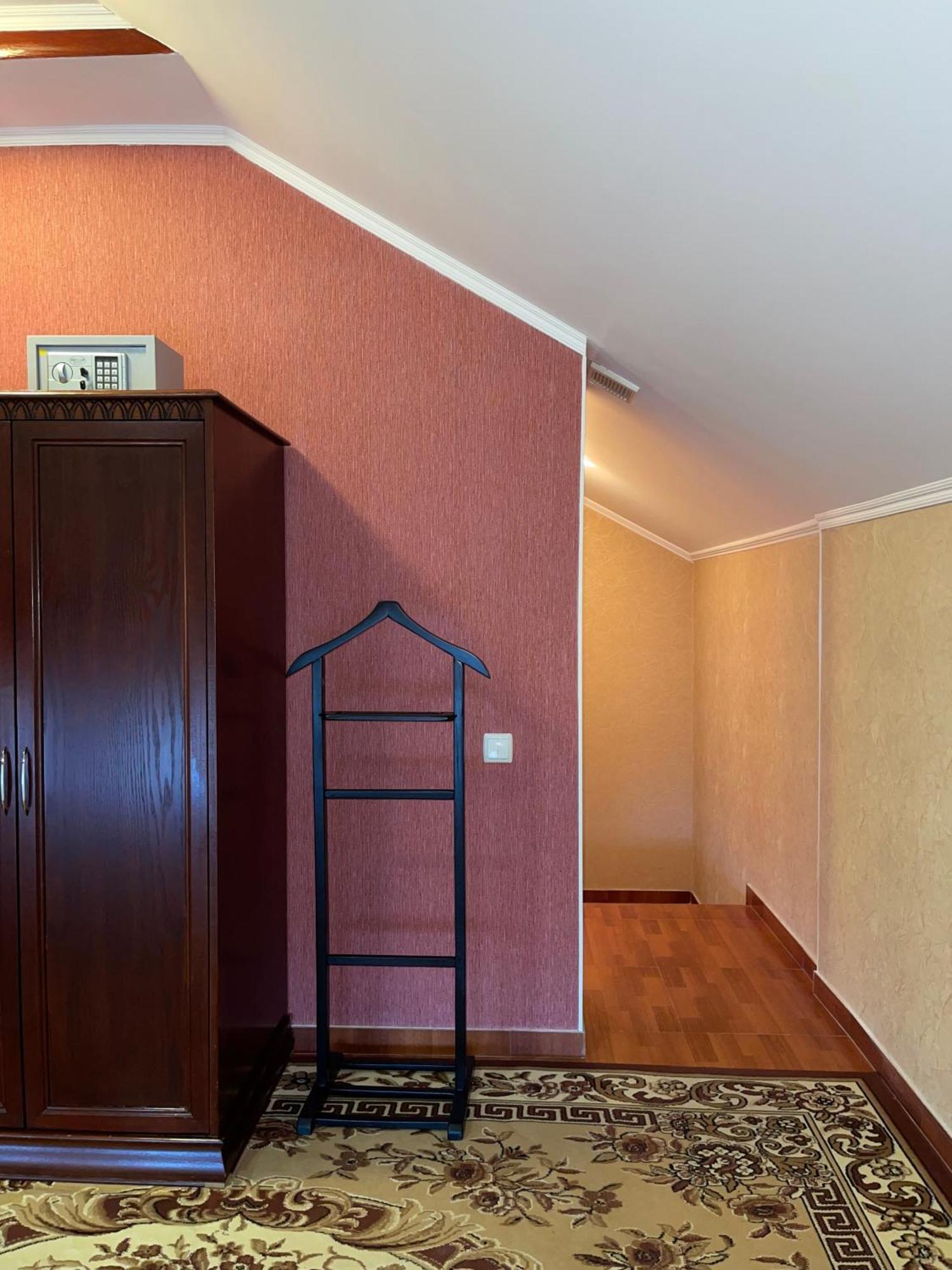Vila Muntenia Hotel Chisinau Exterior foto